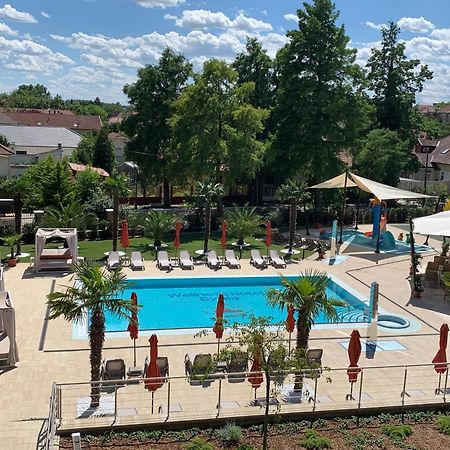 Wellness Hotel Gyula Exterior photo