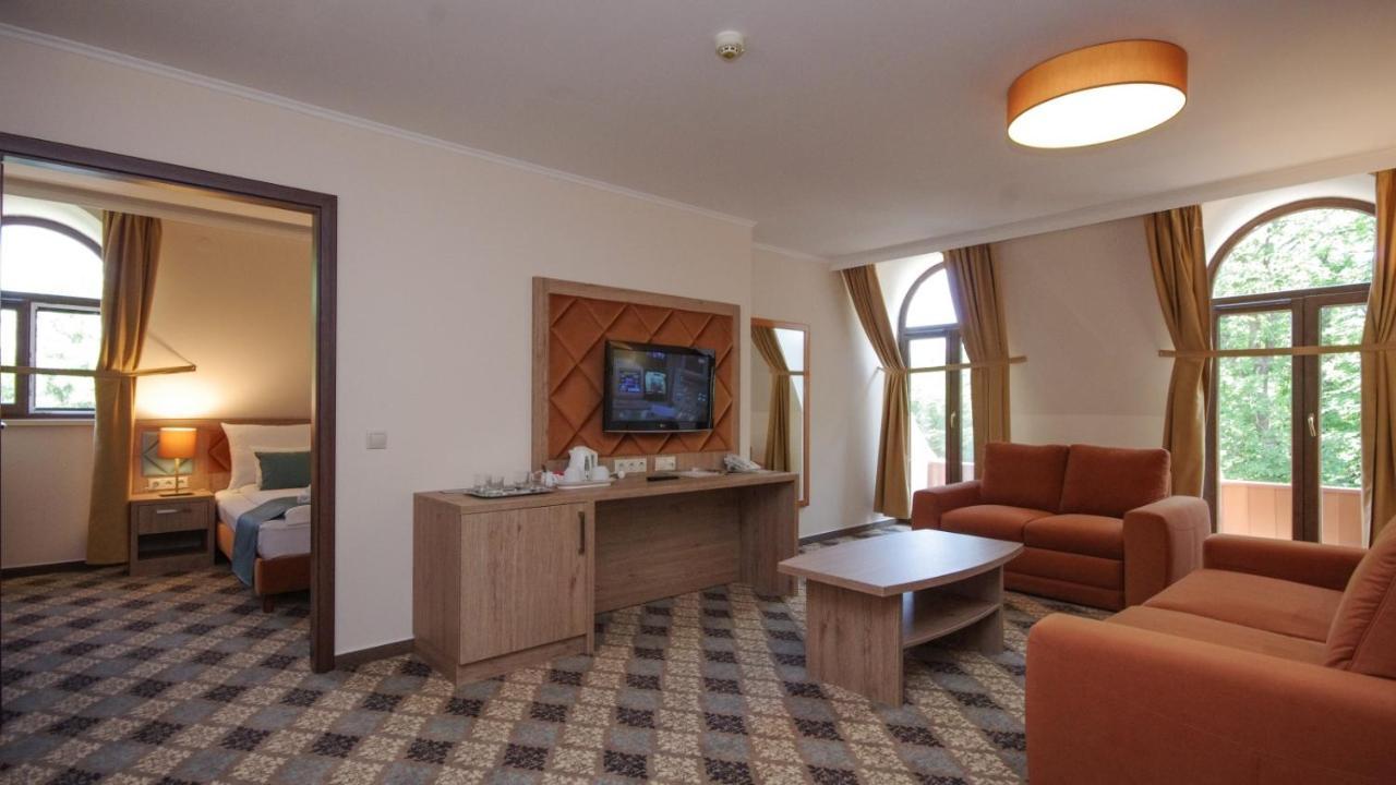 Wellness Hotel Gyula Exterior photo