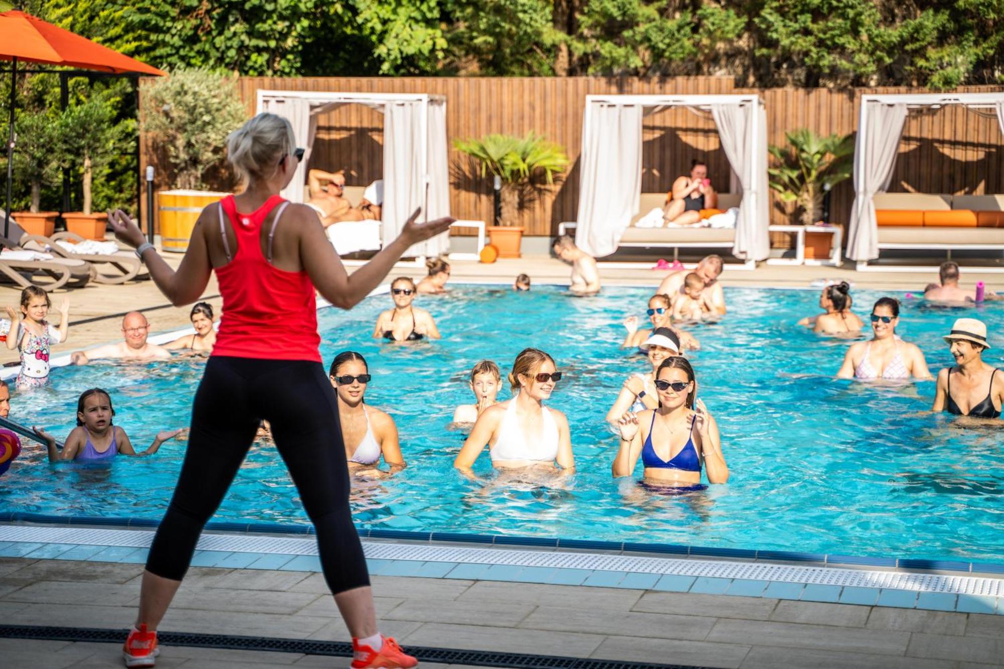 Wellness Hotel Gyula Exterior photo