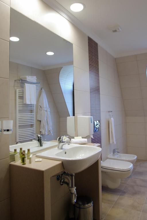 Wellness Hotel Gyula Exterior photo