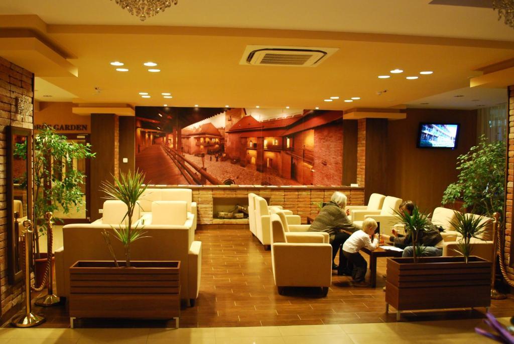 Wellness Hotel Gyula Exterior photo